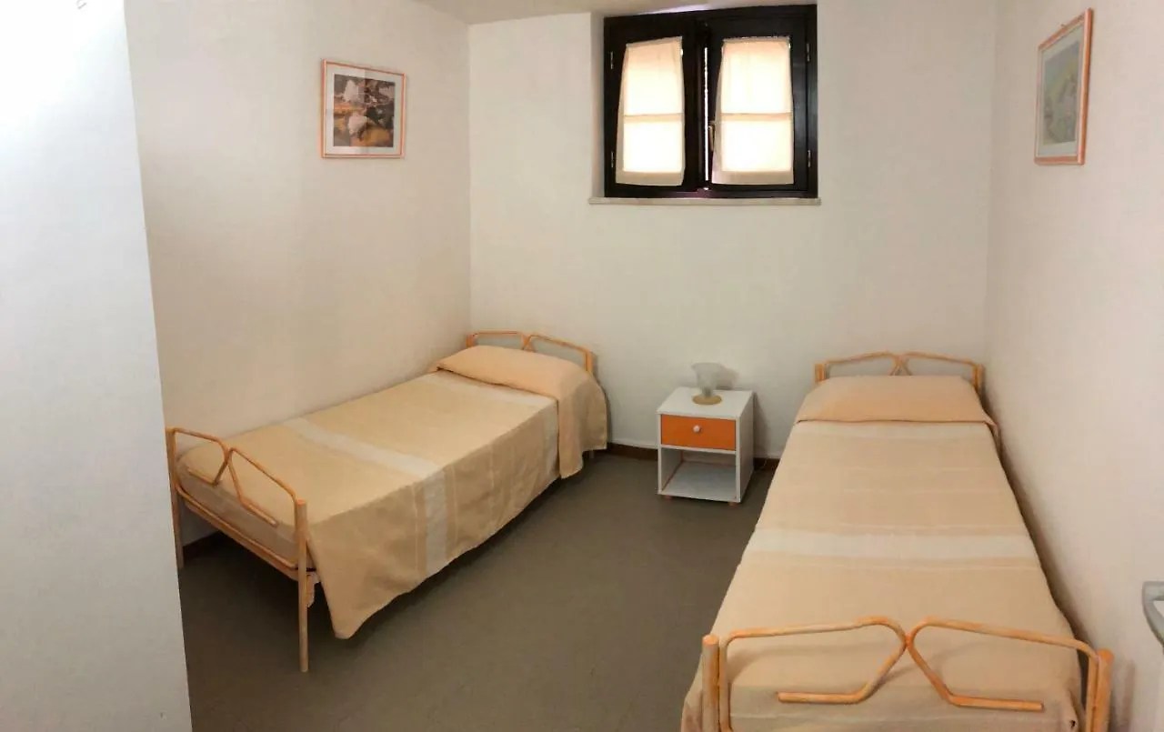 Maria'S House Apartment Porto Pino 0*,